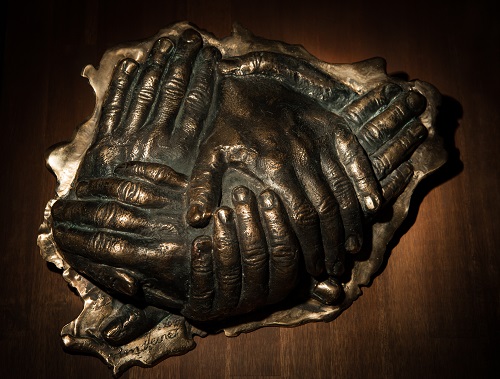 Zusammenhalt 2012 #1-1 Bronze 25x36x7cm formatiert © tim steiner